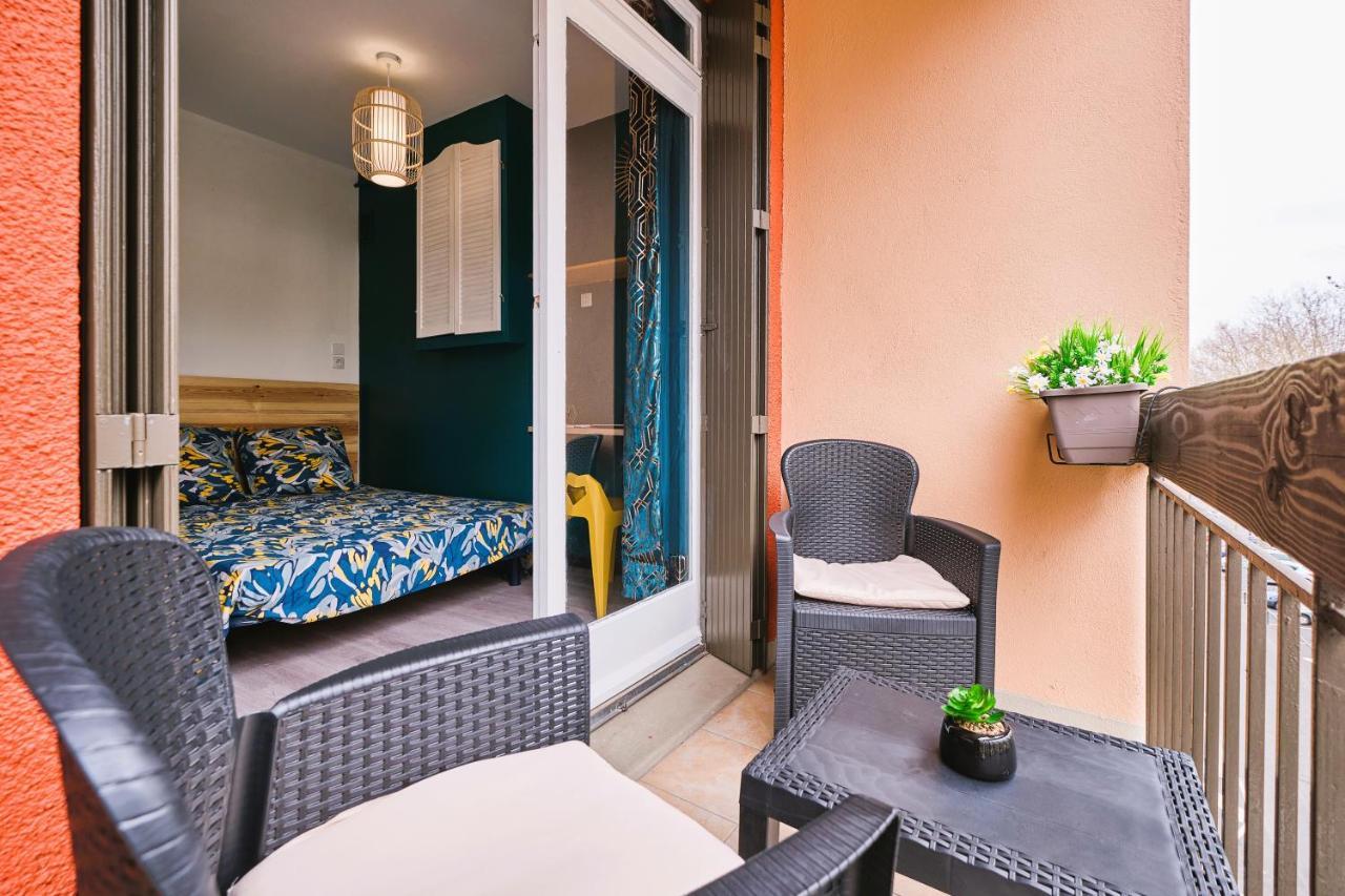 Tout Confort ! Climatisation, Centre-Ville, Parking, Terrasse, Wifi, Netflix Carcassonne Bagian luar foto